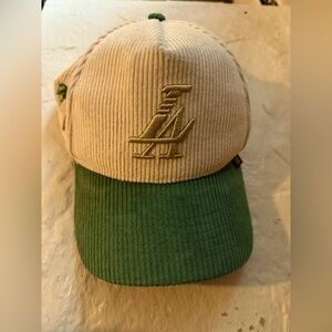 NWT Reference LA Lakers Green and Cream Corduroy Hat 🧢